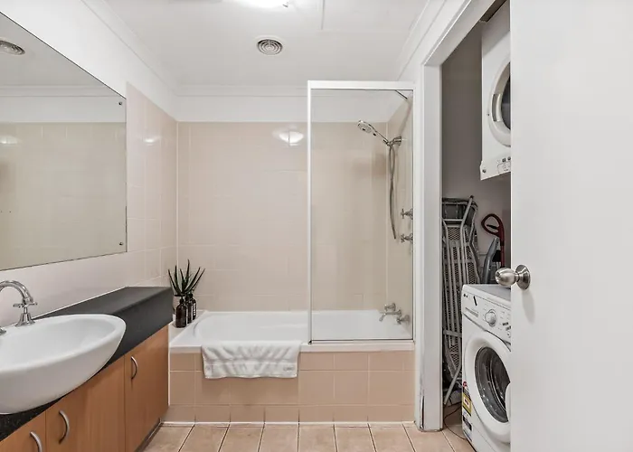 Carrington Views,3 Bedrooms, Cbd, Parking Adelaide